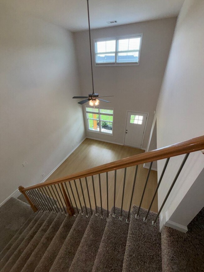 Building Photo - Charming Home in Sango!