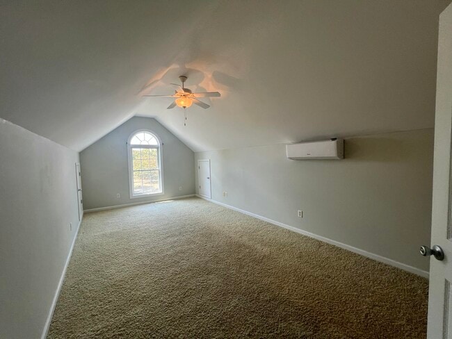 Building Photo - 2105 Harborview Dr