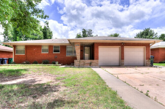 Primary Photo - Spacious 3-Bedroom Home with a Fenced Yard...