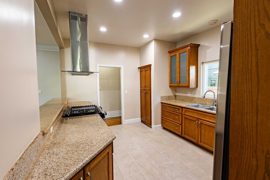 Building Photo - 4210 Halldale Ave