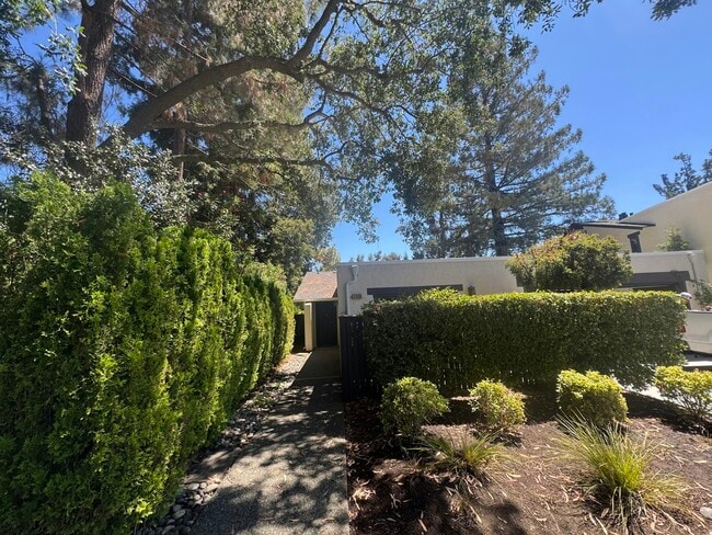 Primary Photo - 2439 Sharon Oaks Dr