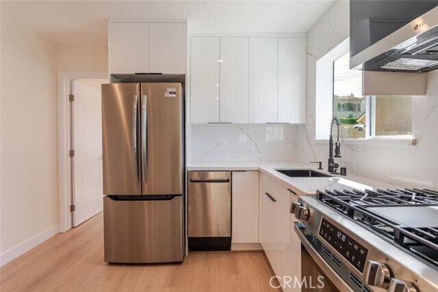 Building Photo - 10423 Pinyon Ave