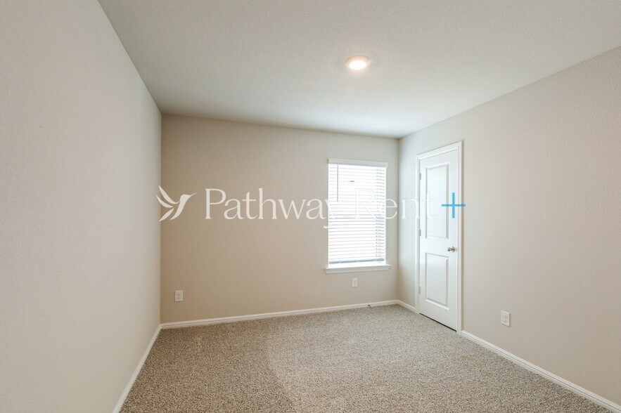 Building Photo - 9561 Mint Hill Dr