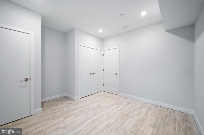 Building Photo - 2249 N Franklin St