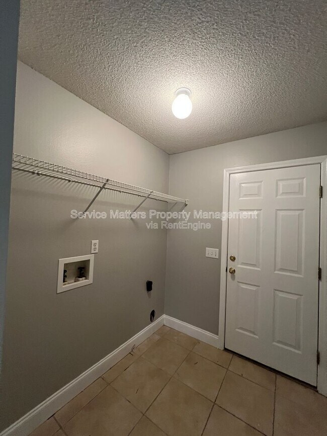 Building Photo - 4830 Timberland Dr