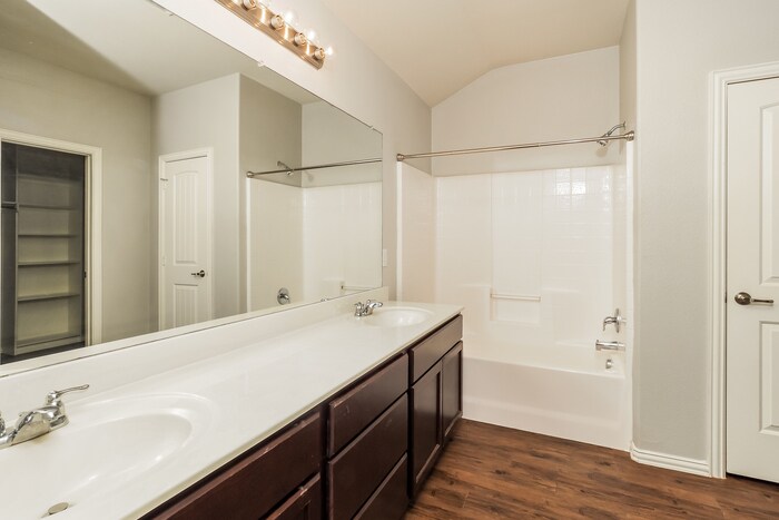 Building Photo - 300 Windmill Ct