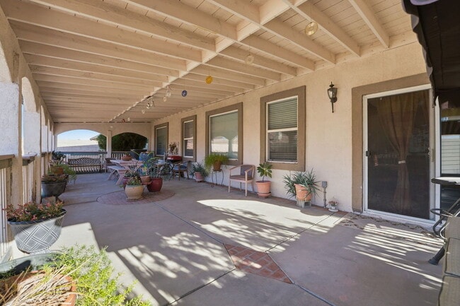 Building Photo - Spacious 4-Bedroom Home in Lancaster