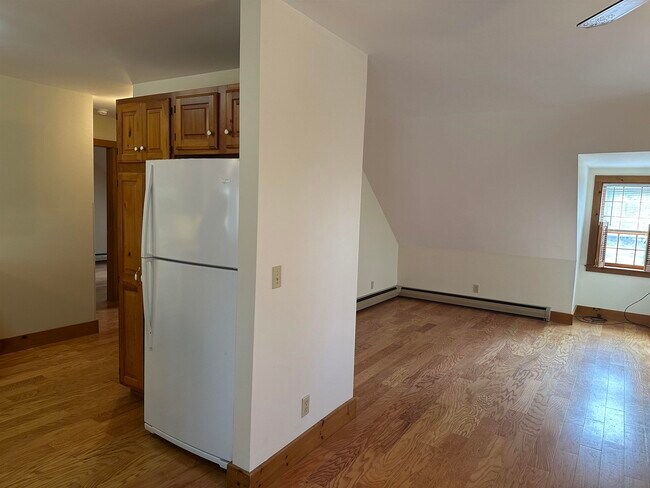 Building Photo - 108 S Bennington Rd