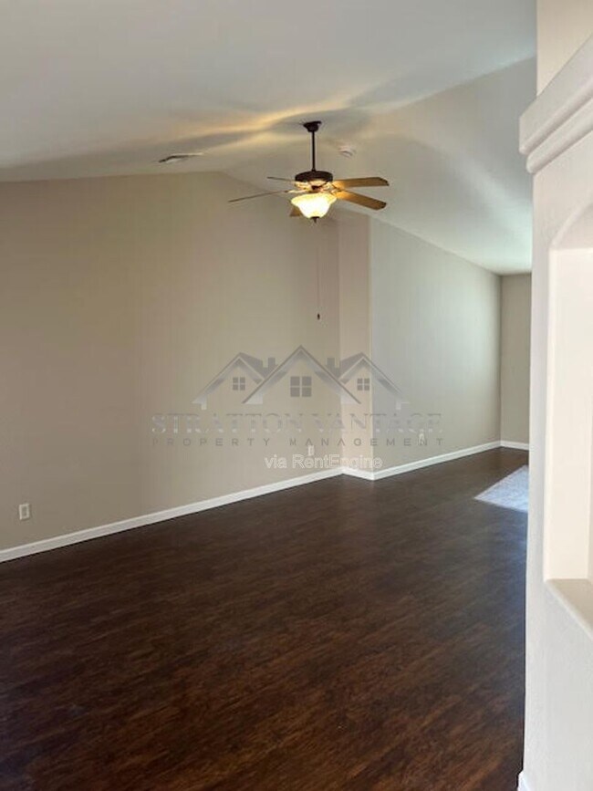 Building Photo - 11429 W Austin Thomas Dr