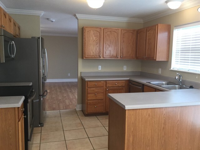 Building Photo - 7801 Beechtree Ln
