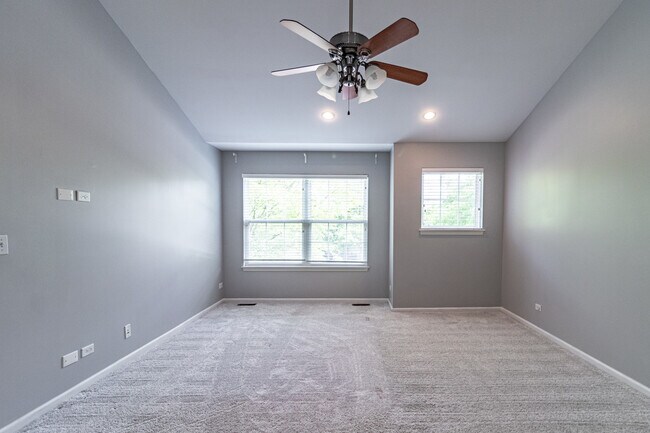 Building Photo - 403 Shadow Creek Dr
