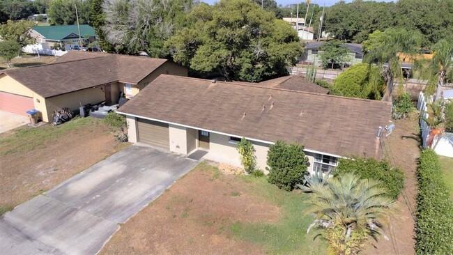 Building Photo - 124 Lakeview Dr