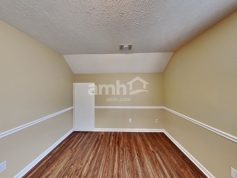 Building Photo - 1617 E Blairmont Dr