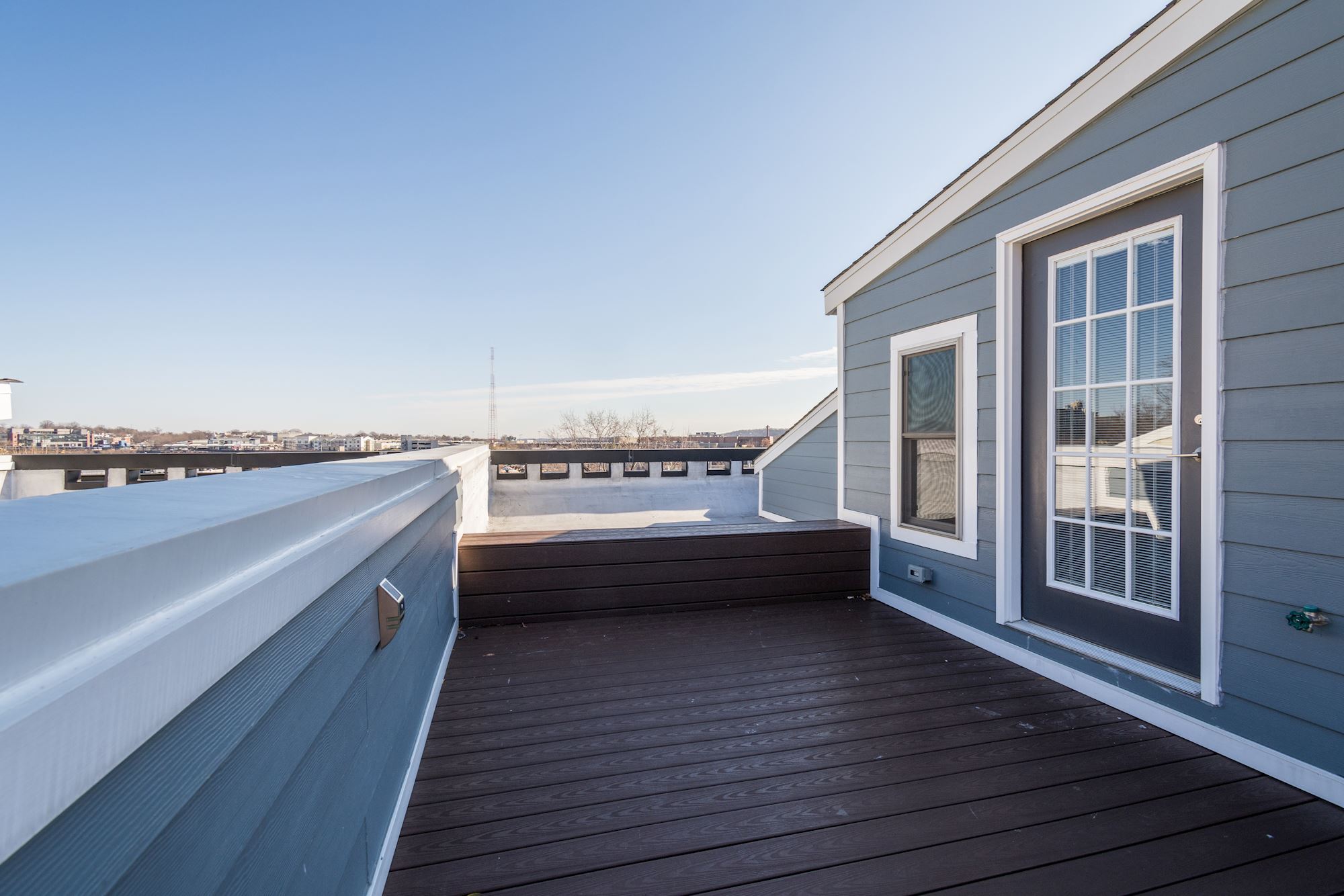 Building Photo - 2122 3rd St NE