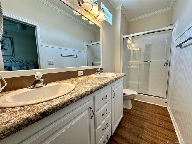 Building Photo - 437 NE Intercoastal Dr