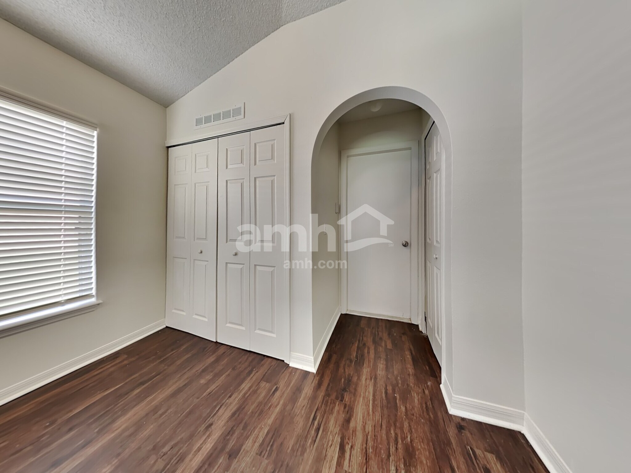 Building Photo - 8058 Misty Meadow Ct N