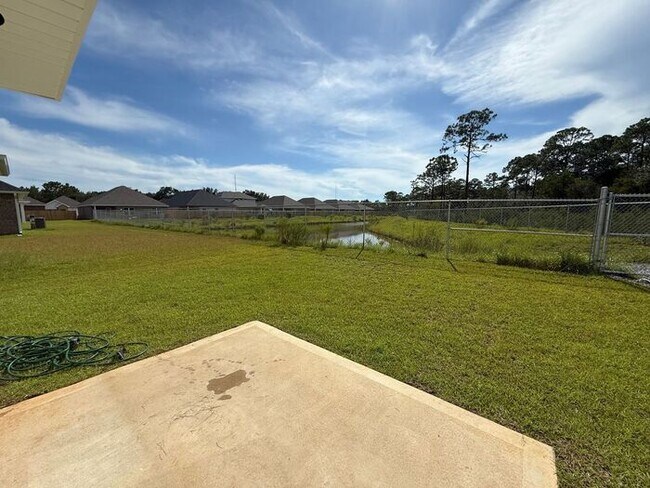 Building Photo - Gulf Breeze - Deer Ridge Crossing - 4 bedroom, 2.5 bathroom - New Construction