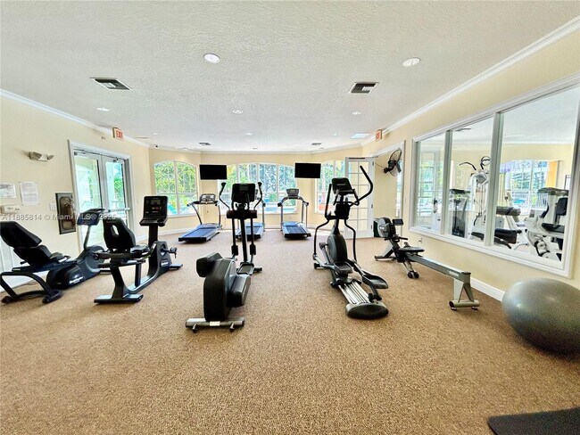 Building Photo - 5080 Fairways Cir