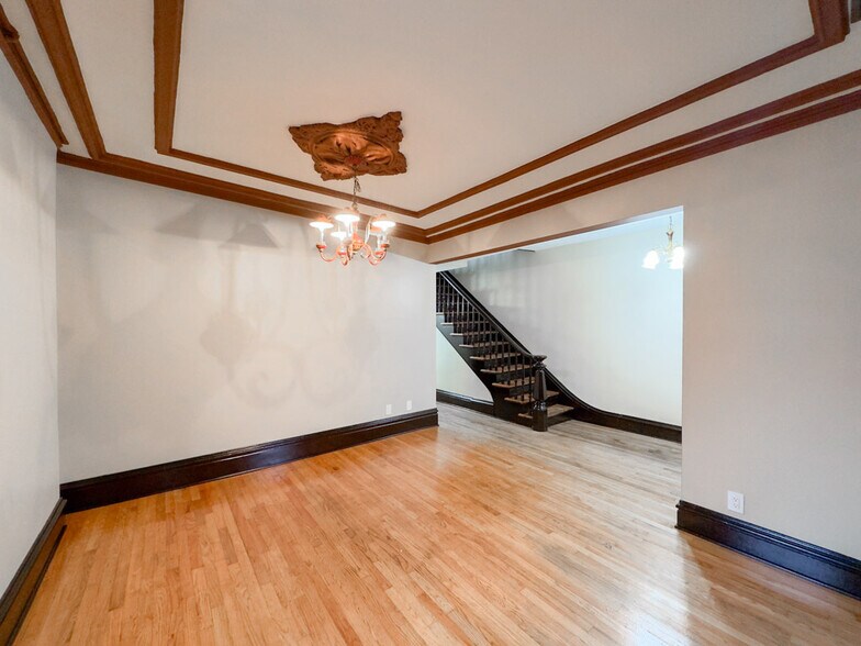 Building Photo - 238 S Ashland Ave