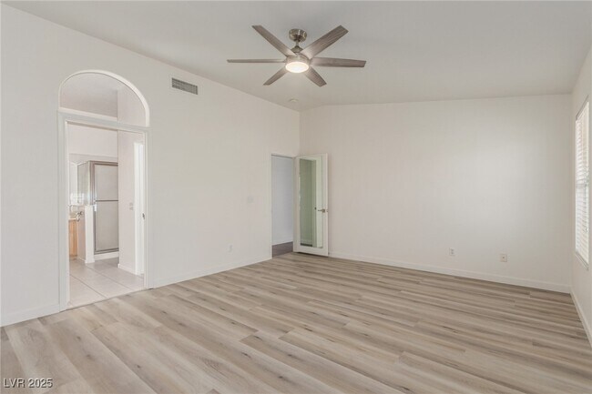 Building Photo - 5433 Honey Mesquite Ln