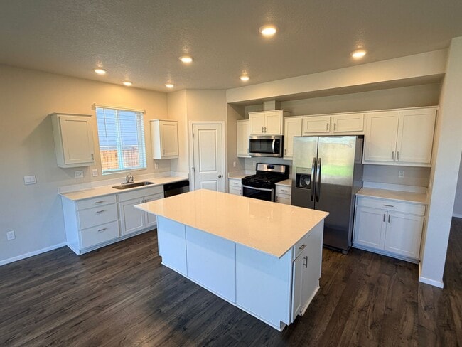 Building Photo - Four Bedroom Home in Newer Community at East Park Village