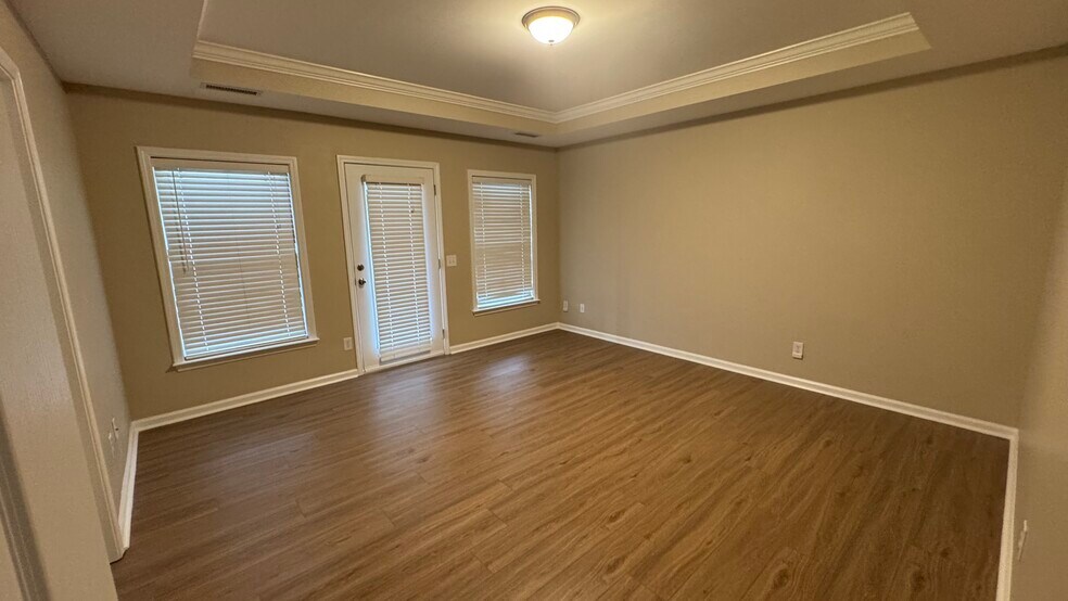 Building Photo - 68 Heritage Pky