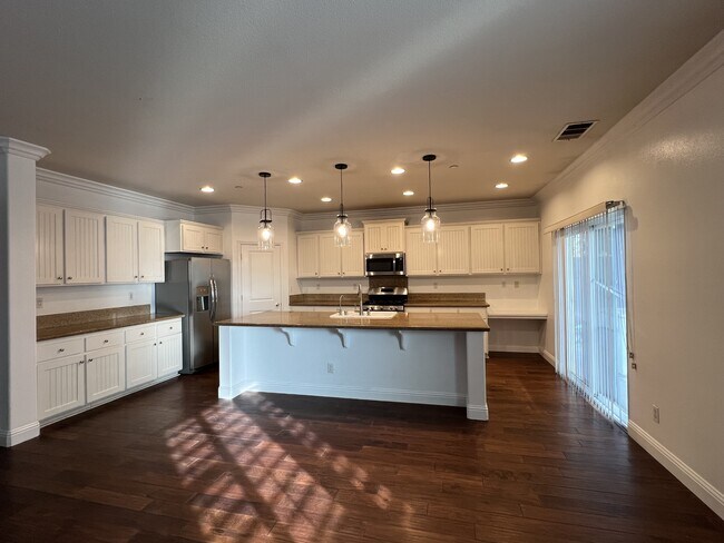 Building Photo - 4515 Ann St