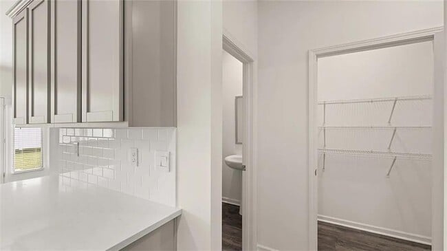 Building Photo - 317 Sound Cir