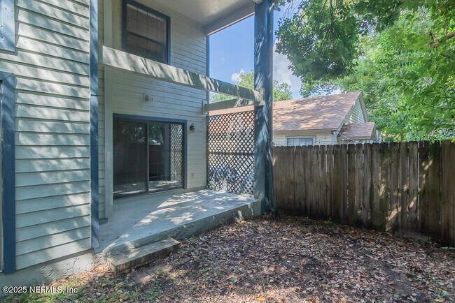 Building Photo - 3619 Bridgewood Dr