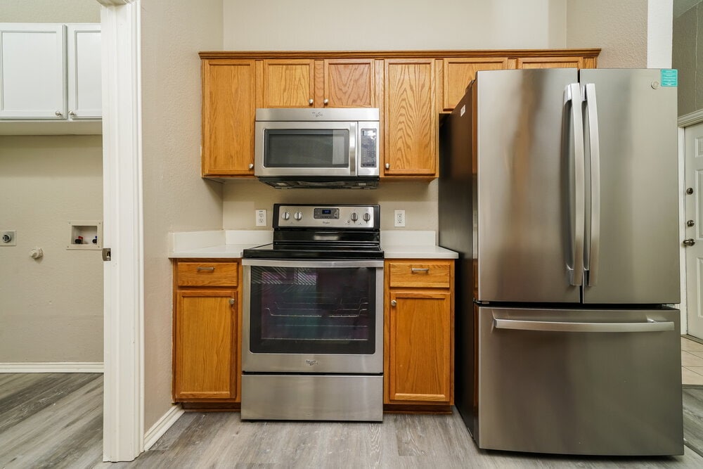 Building Photo - 409 Creekview Dr