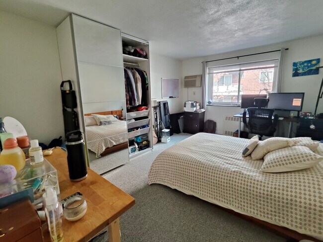 Building Photo - 180 Mountain Ave