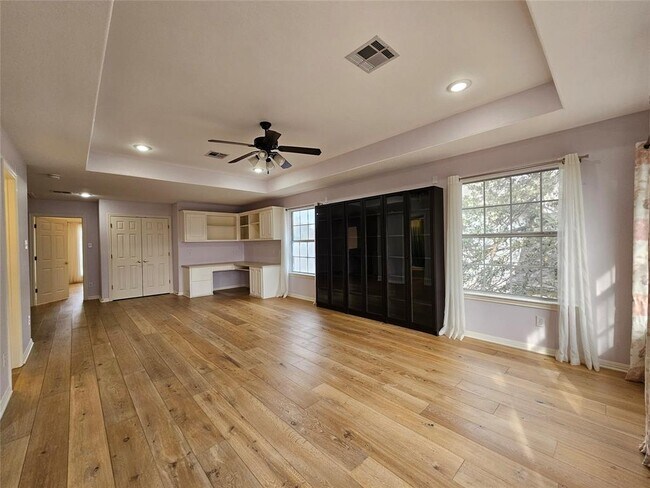 Building Photo - 2612 Zambia Dr