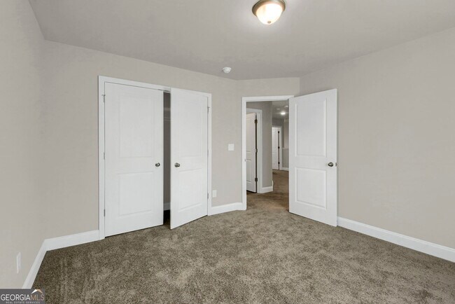 Building Photo - 340 McGiboney Ln