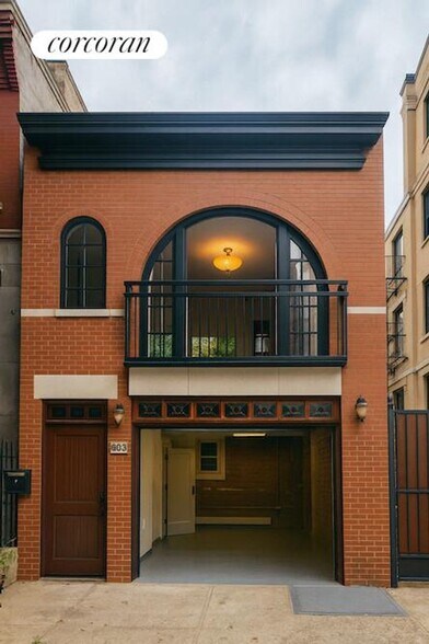Building Photo - 603 Henry St