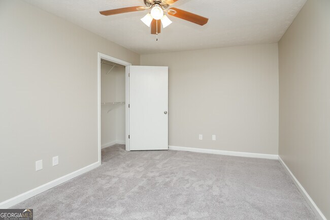 Building Photo - 3075 Palomino Dr