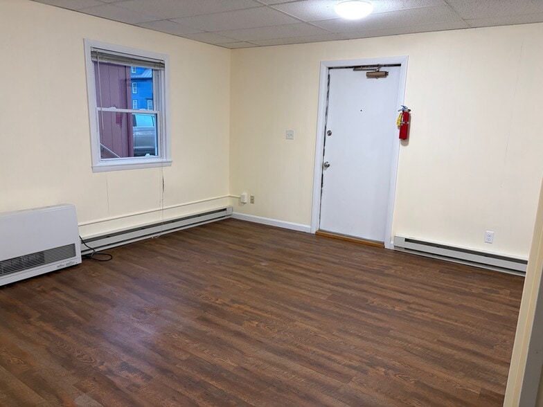 Living Room - 46 School St