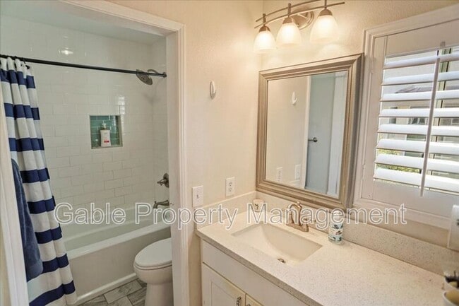 Building Photo - 22922 Boxwood Ln