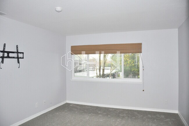 Building Photo - 200 Compton Cir