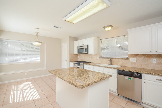 Building Photo - 14931 Chestnut Falls Dr