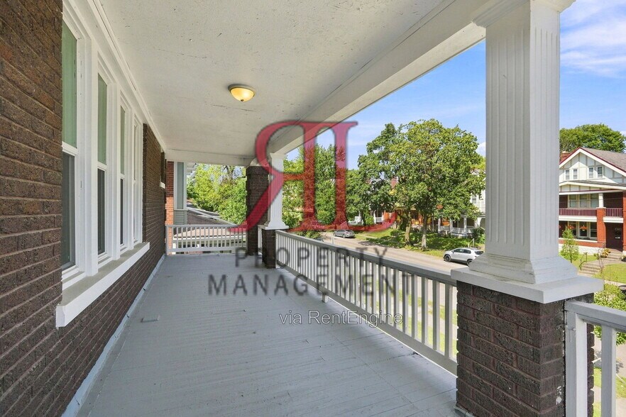 Building Photo - 1667 Bryden Rd