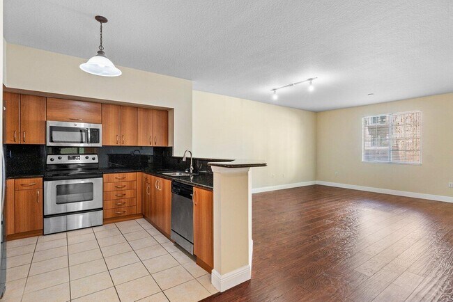 Building Photo - 250 NE 3rd Ave