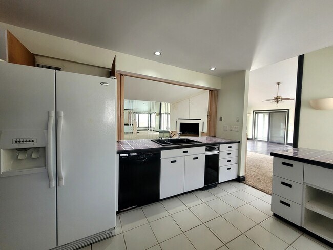 Building Photo - 1460 West Alex Bell Road