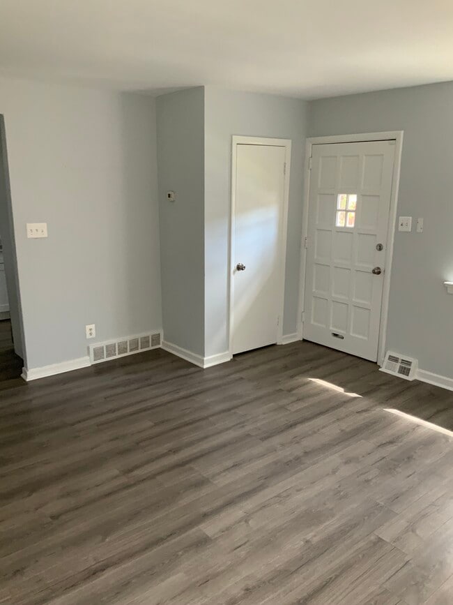 Building Photo - Princeton Ave