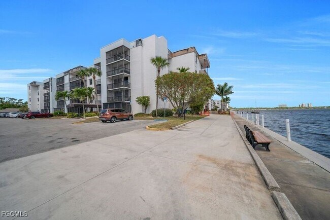Building Photo - 3490 N Key Dr