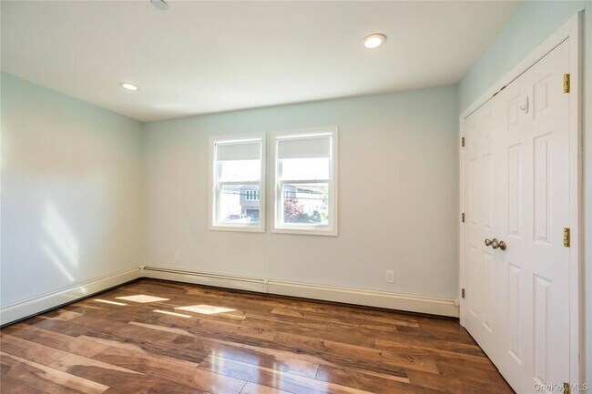 Building Photo - 869 Beach St