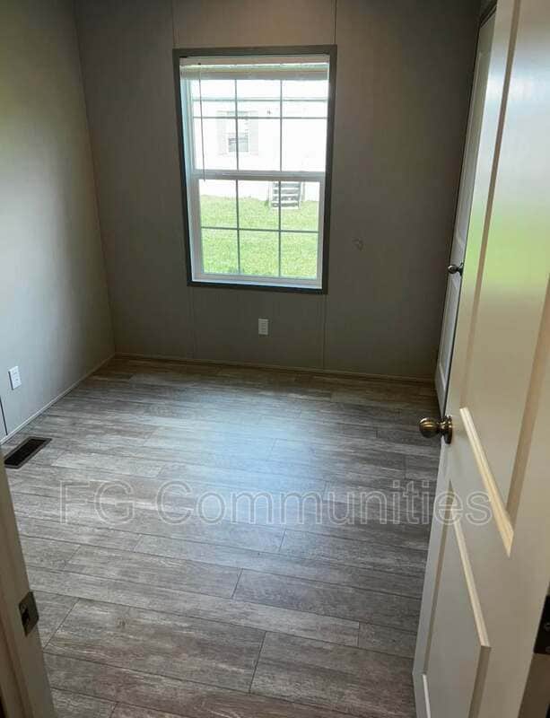 Building Photo - 141 David Dr