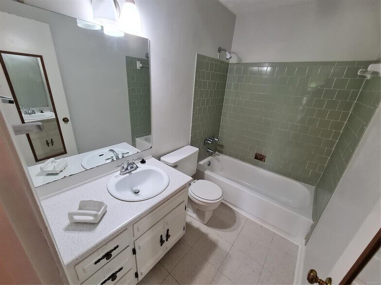 Building Photo - 1601 Cobblestone Ct