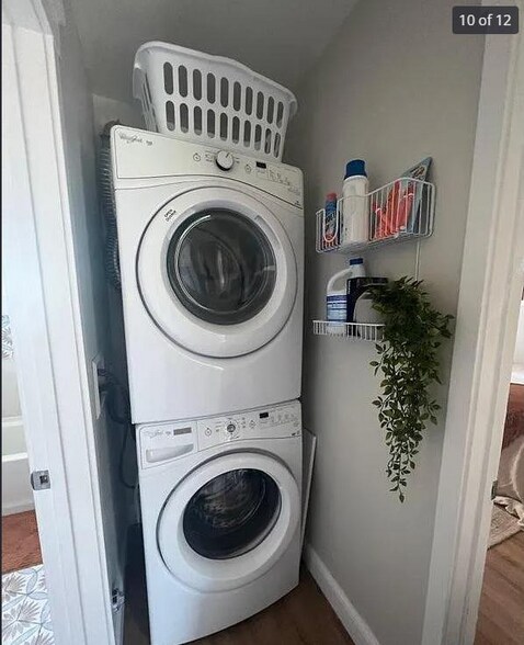 Building Photo - 4885 Naples St