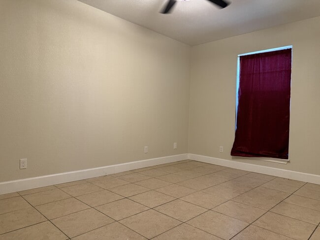 Building Photo - 1906 N 60th St