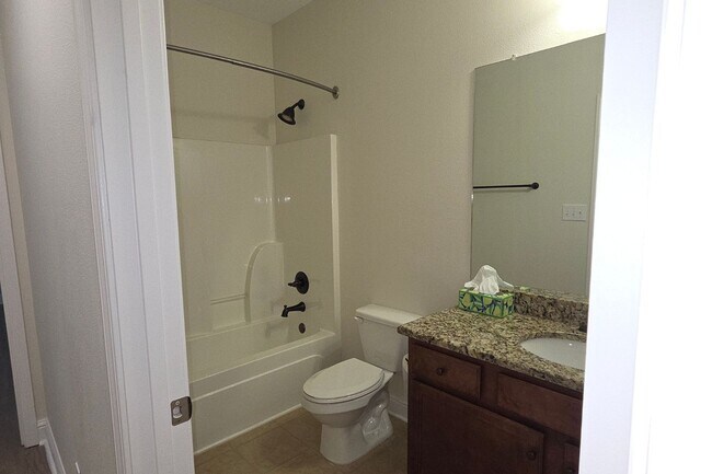Building Photo - Spacious 4-Bedroom Rental in Daphne School...